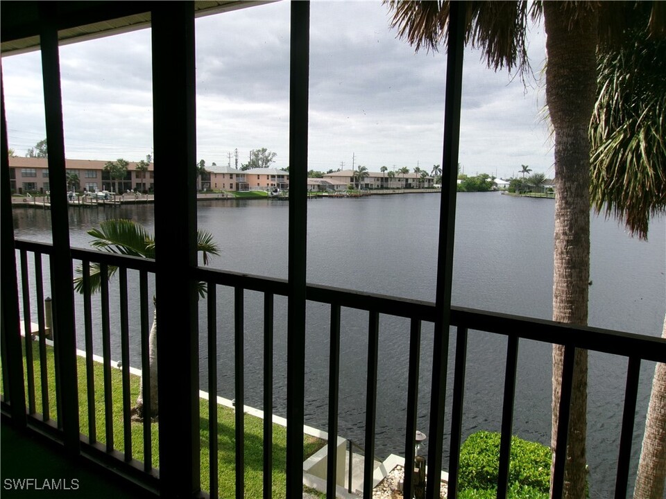 4634 SW Santa Barbara Pl in Cape Coral, FL - Building Photo