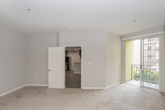 The Summit in Los Angeles, CA - Building Photo - Interior Photo