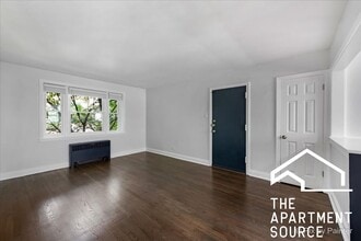 2711 W Berwyn Ave, Unit 1 in Chicago, IL - Foto de edificio - Building Photo