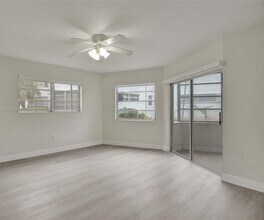 18720 NE 18th Ave in Miami, FL - Building Photo - Building Photo