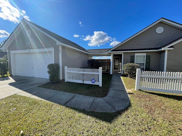 129 Savannah River Dr in Summerville, SC - Building Photo