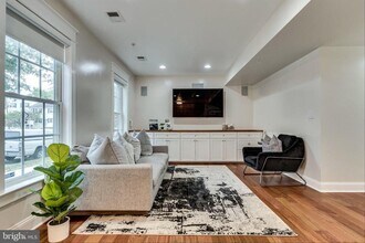 820 W Glebe Rd in Alexandria, VA - Building Photo - Building Photo