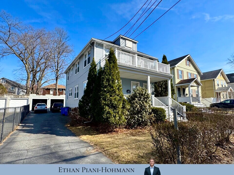 35 Flett Rd in Belmont, MA - Building Photo