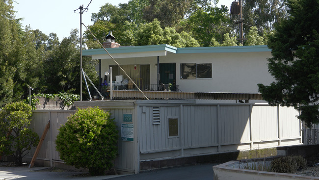 La Casa Del Rio Apartments in Walnut Creek, CA - Building Photo - Building Photo