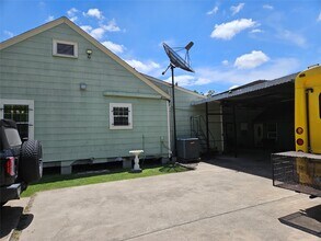 6940 Hemlock St in Houston, TX - Building Photo - Building Photo