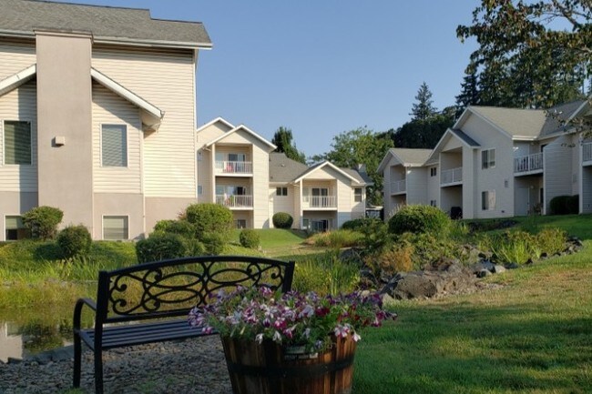 Country Club Apartments in Eugene, OR - Foto de edificio - Building Photo