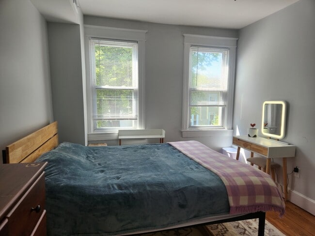 property at 1400 D St SE