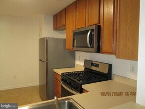 5002 Baltimore Dr in Evesham, NJ - Foto de edificio - Building Photo