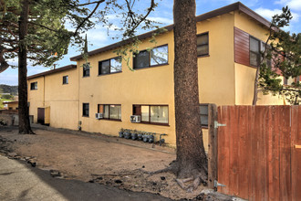 2113 Glenada Ave in Montrose, CA - Building Photo - Other