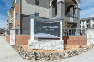 Cottonwood Village in Colorado City, AZ - Building Photo - Building Photo