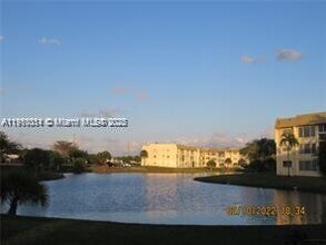 8400 Sunrise Lakes Blvd in Sunrise, FL - Building Photo - Building Photo