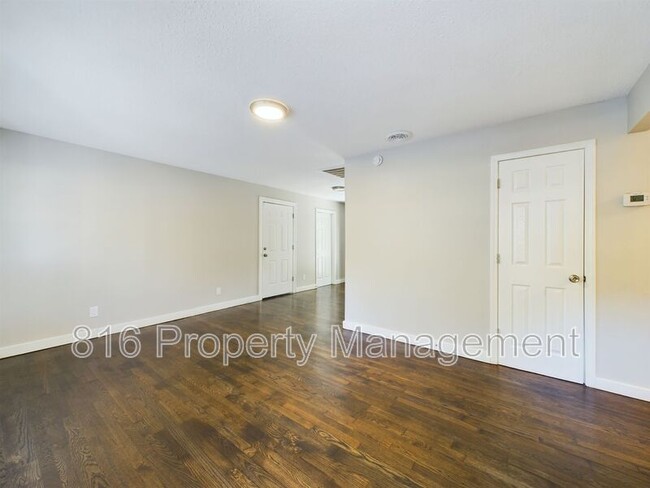 property at 11222 Donnelly Ave