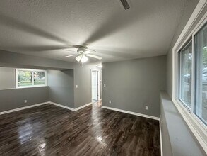 6020 Candlewood Ct in Minneapolis, MN - Building Photo - Building Photo