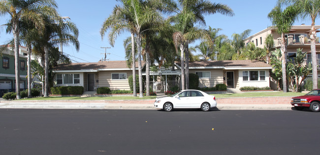 511-603 Frankfort Ave in Huntington Beach, CA - Building Photo - Building Photo