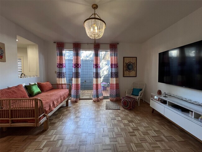 2100 Commonwealth St in Houston, TX - Building Photo - Building Photo