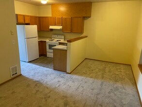303 Elwood Ct, Unit 203 in Bellingham, WA - Building Photo - Building Photo