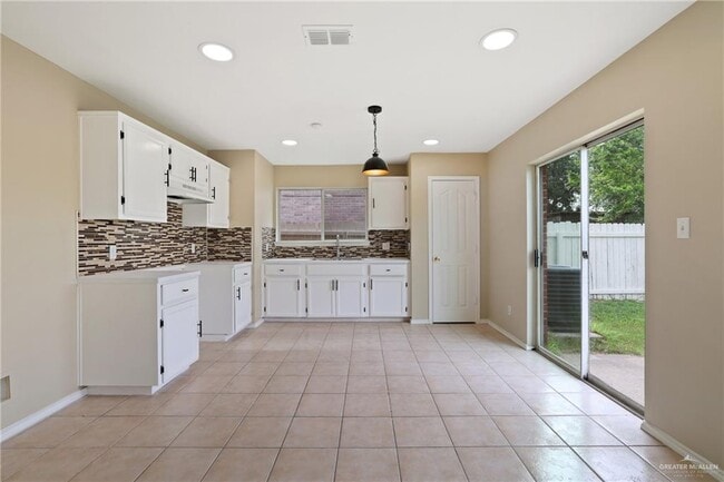 1730 W Jefferson St in Weslaco, TX - Building Photo - Building Photo