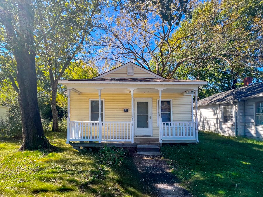 404 N 10th Ave in Hopewell, VA - Building Photo