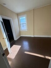 22 Pleasant St, Unit Unit. C in Enfield, CT - Building Photo - Building Photo