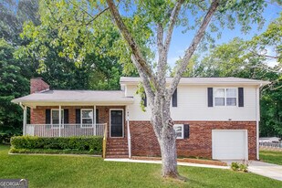 185 Heritage Way in Dallas, GA - Building Photo