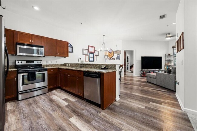 870 Mayson Turner Rd NW in Atlanta, GA - Building Photo - Building Photo