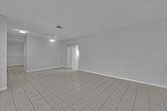 11050 Nautilus Dr in Hollywood, FL - Building Photo - Building Photo