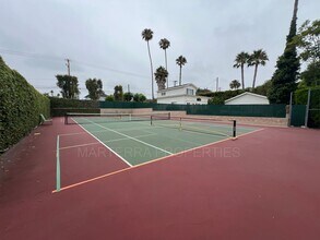 2436 Brittany Woods Ln in Costa Mesa, CA - Building Photo - Building Photo