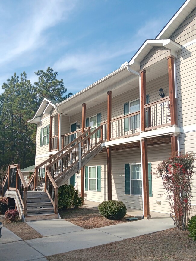 Abingdon Square Townhomes and Apartments in Pinehurst, NC - Foto de edificio - Building Photo