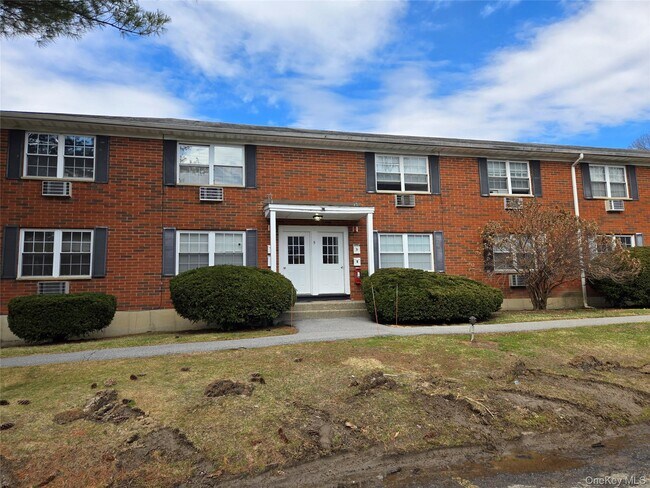 property at 5 Wildwood Dr