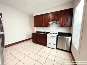 24 Maryland St, Unit #2 in Boston, MA - Building Photo - Building Photo