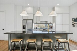2151 Mail Ave in Dallas, TX - Building Photo