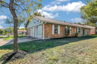 9607 Mountain Quail Rd in Austin, TX - Foto de edificio - Building Photo