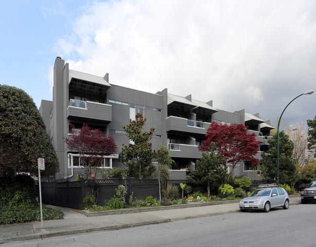 1125 W 13th Ave in Vancouver, BC - Building Photo - Primary Photo