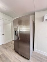 2460 NW 61st St in Miami, FL - Building Photo - Building Photo