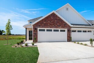 2811 SW Hampshire Ave in Bentonville, AR - Building Photo