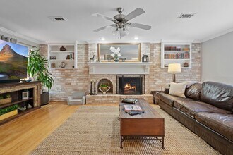 2828 S Logrun Cir in Spring, TX - Building Photo - Building Photo