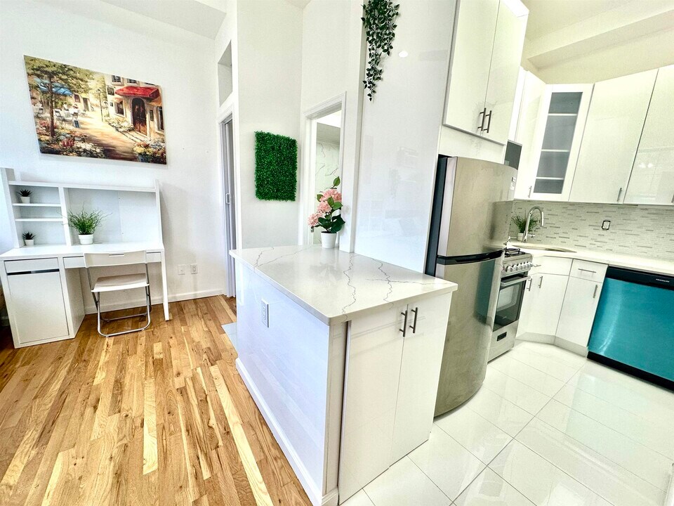 88 SOUTH St in Jersey City, NJ - Building Photo
