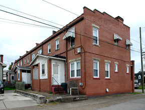 100 Wyoming St in Charleston, WV - Foto de edificio - Building Photo