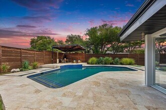 4925 Sugar Mill Rd in Dallas, TX - Building Photo - Building Photo