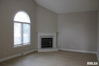 2807 Cronin Dr in Springfield, IL - Building Photo - Building Photo