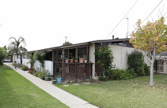 308-318 W Mountain View Ave in La Habra, CA - Building Photo - Building Photo