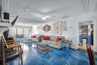 104 W Leon Ln in Cocoa Beach, FL - Building Photo - Building Photo