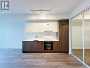 1 Kyle Lowry Rd in Toronto, ON - Building Photo - Building Photo