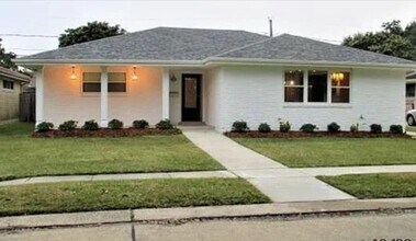 3312 Clifford Dr in Metairie, LA - Foto de edificio - Building Photo