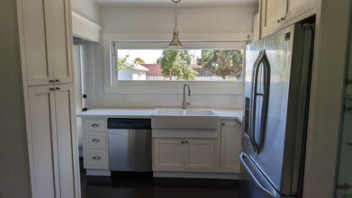 2238 W 28th St in Los Angeles, CA - Foto de edificio - Building Photo