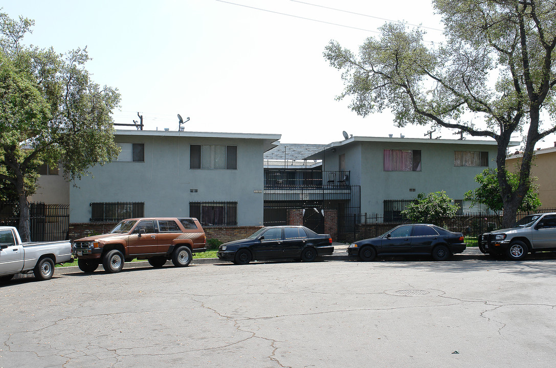 1121 S Poplar St in Santa Ana, CA - Building Photo