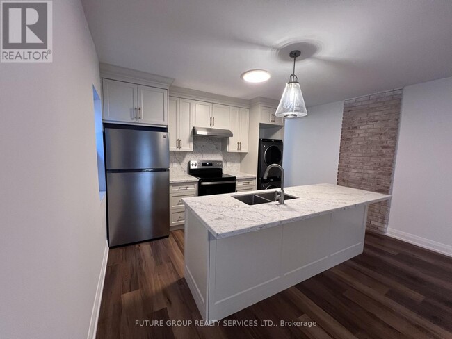 property at 4876-4876 Simcoe St