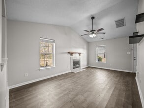 1007 Timberlake Trl in Jacksonville, NC - Building Photo - Building Photo