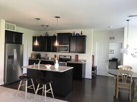 690 Whitetail Dr in Hummelstown, PA - Building Photo