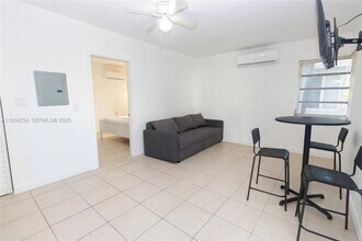 1840 Fillmore St, Unit 3 in Hollywood, FL - Foto de edificio - Building Photo